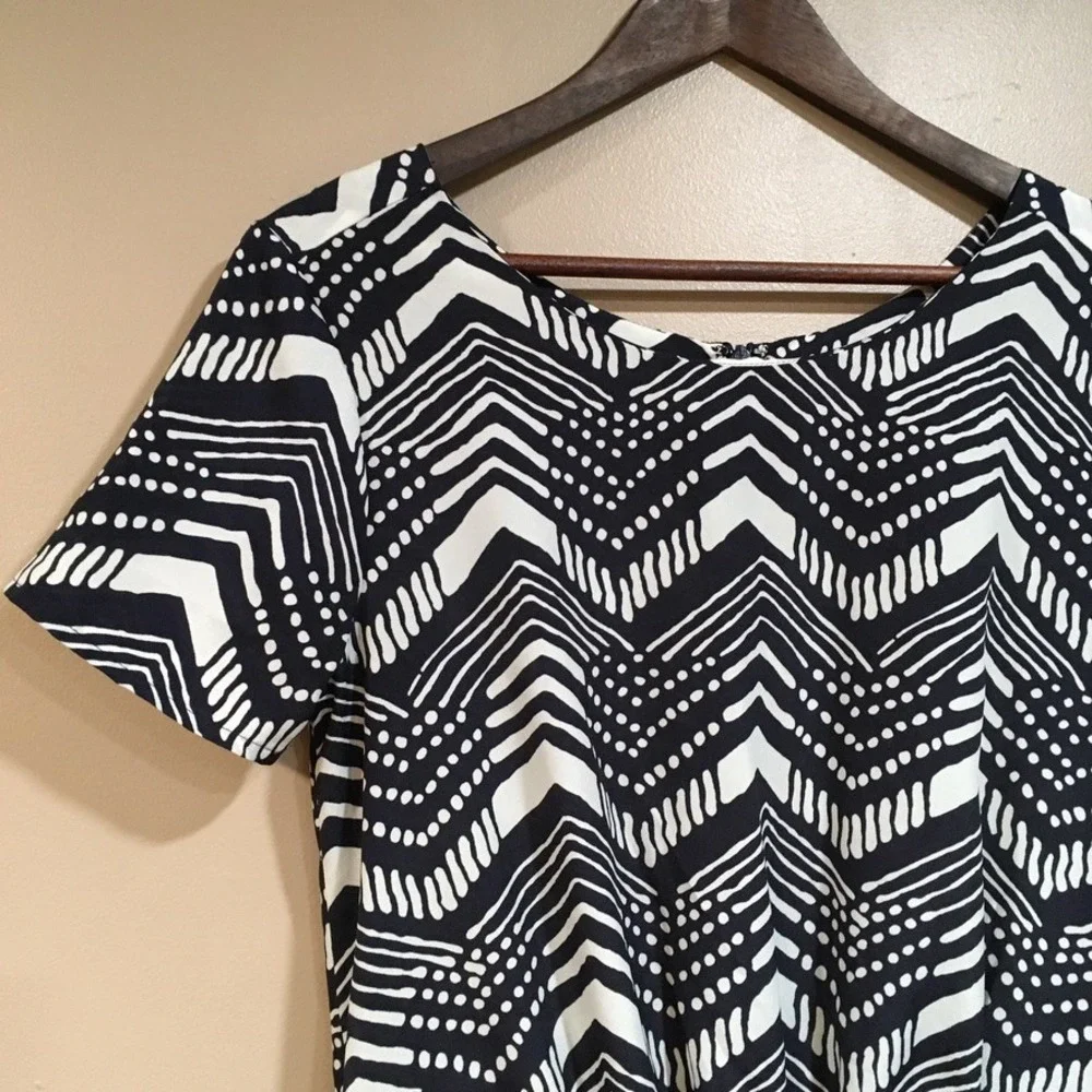 J.Crew Chevron Romper Womens 2 Navy White Preppy‎ Coastal Beachy Nautical Shorts